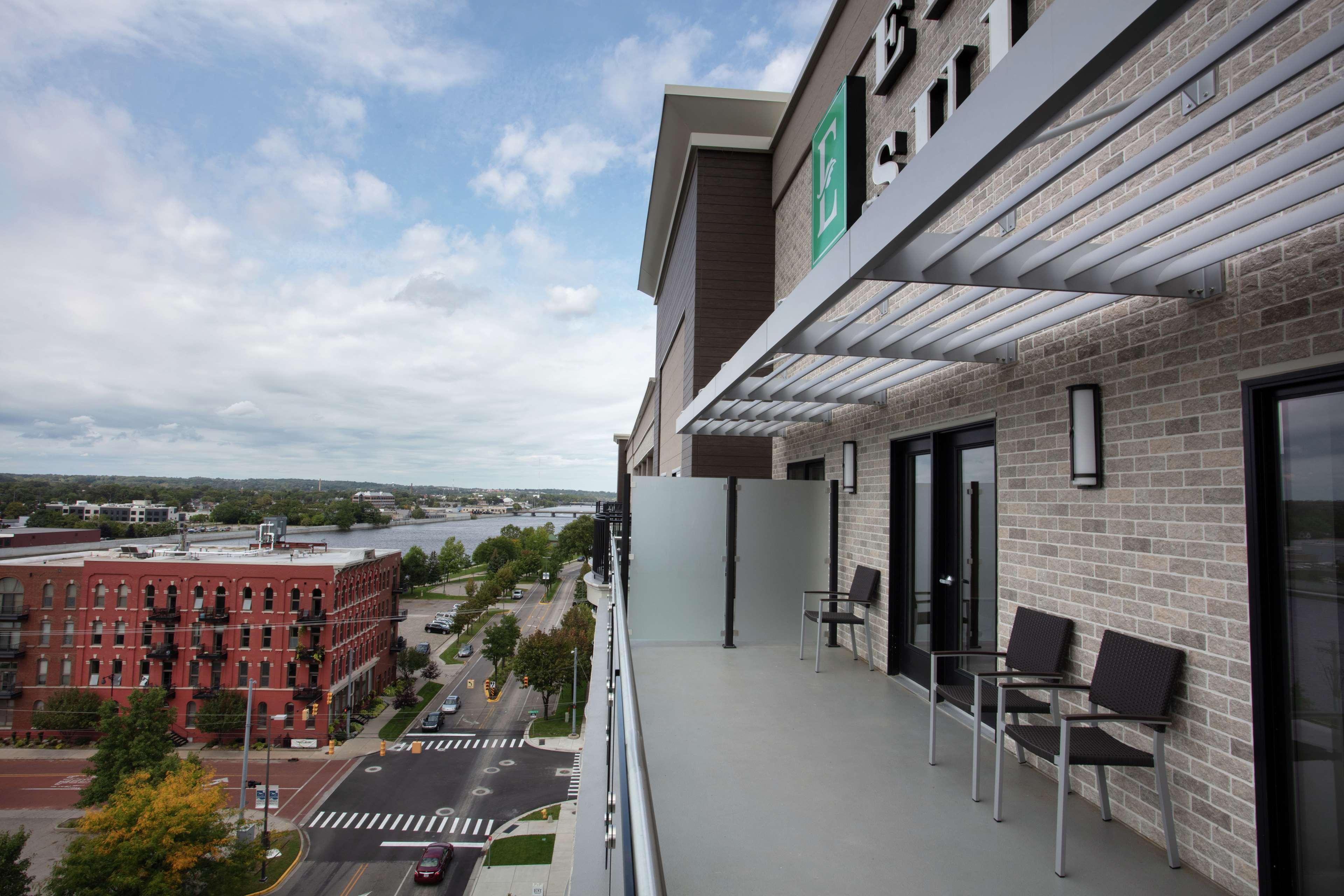 Embassy Suites By Hilton Grand Rapids Downtown Exterior photo